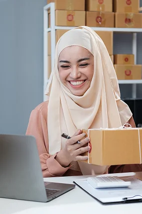 Beautiful Muslim Woman Selling Online Home Business Owner Business Start Up Small Business Concepts 1